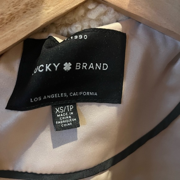 NWT Lucky Brand oatmeal faux shearling snap button coat - Picture 3 of 4